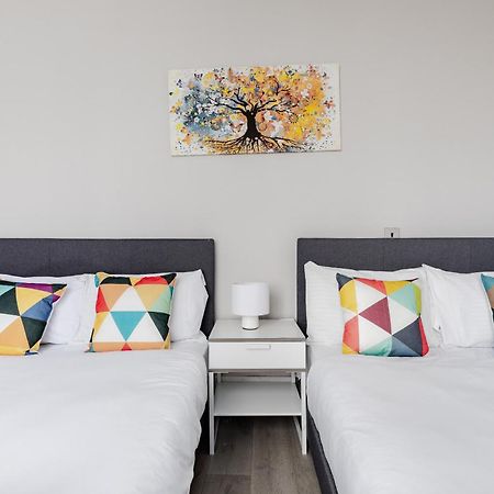 Superb Apartments Opposite Edgware Road Station Лондон Номер фото