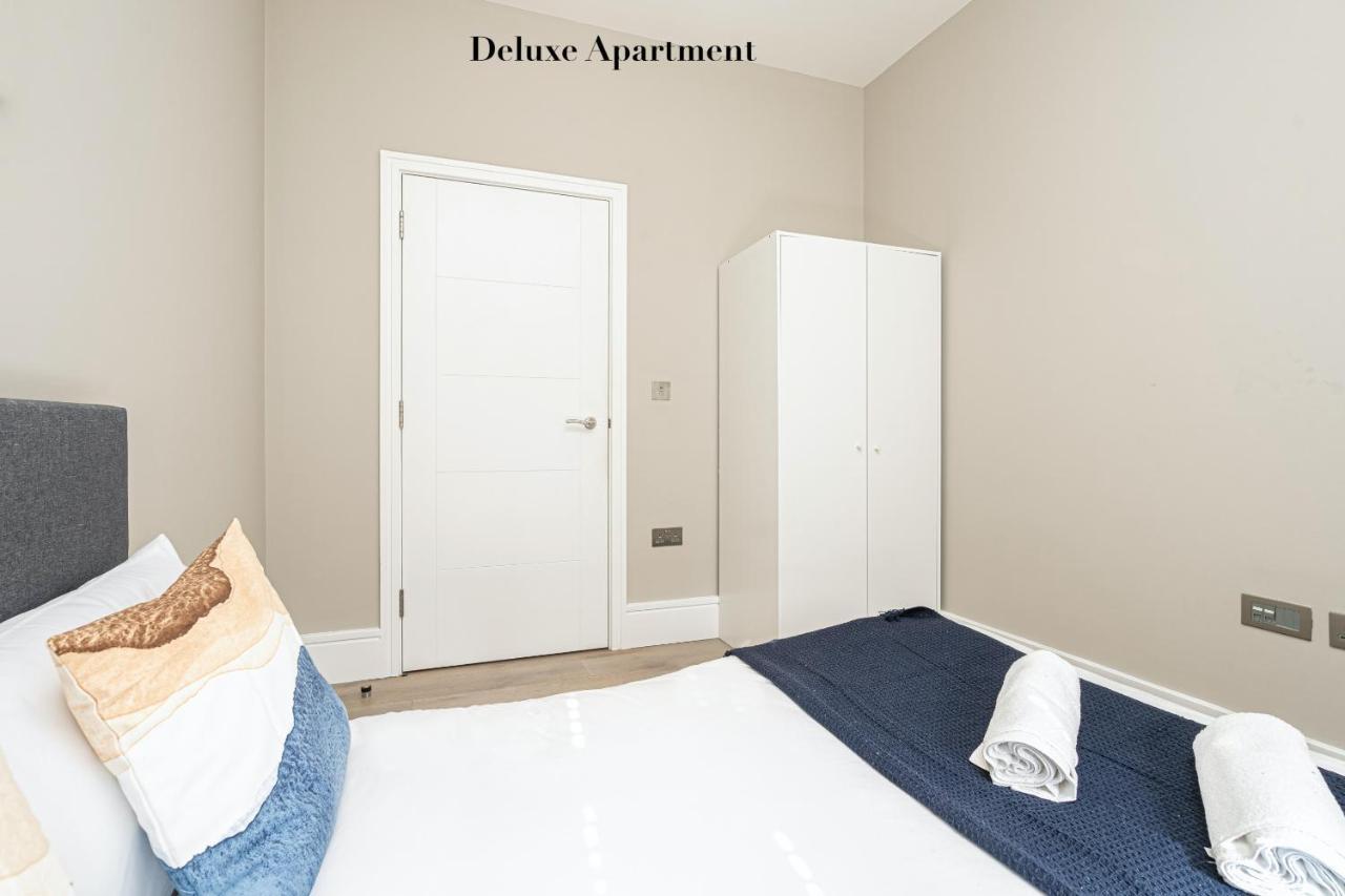 Superb Apartments Opposite Edgware Road Station Лондон Екстер'єр фото