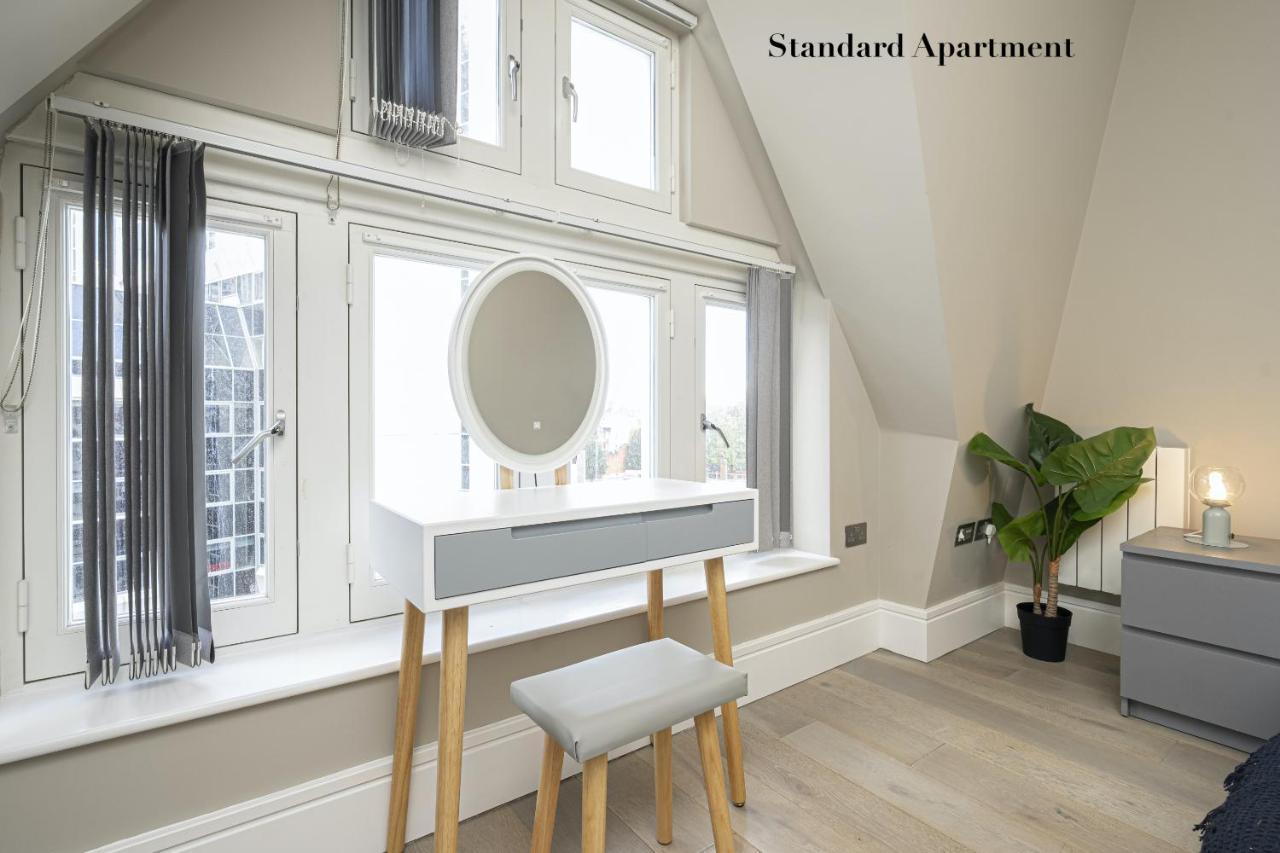 Superb Apartments Opposite Edgware Road Station Лондон Номер фото