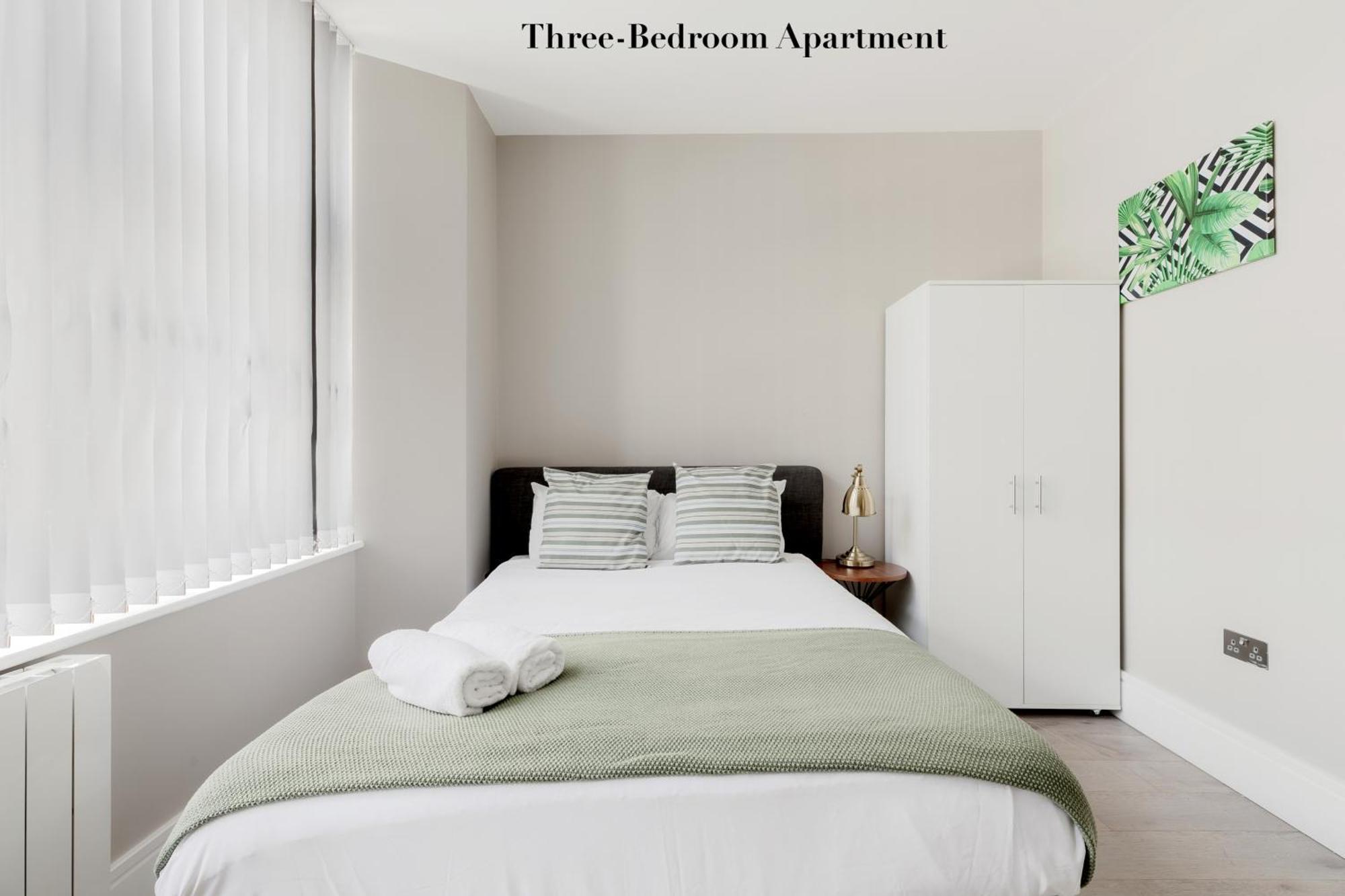 Superb Apartments Opposite Edgware Road Station Лондон Номер фото