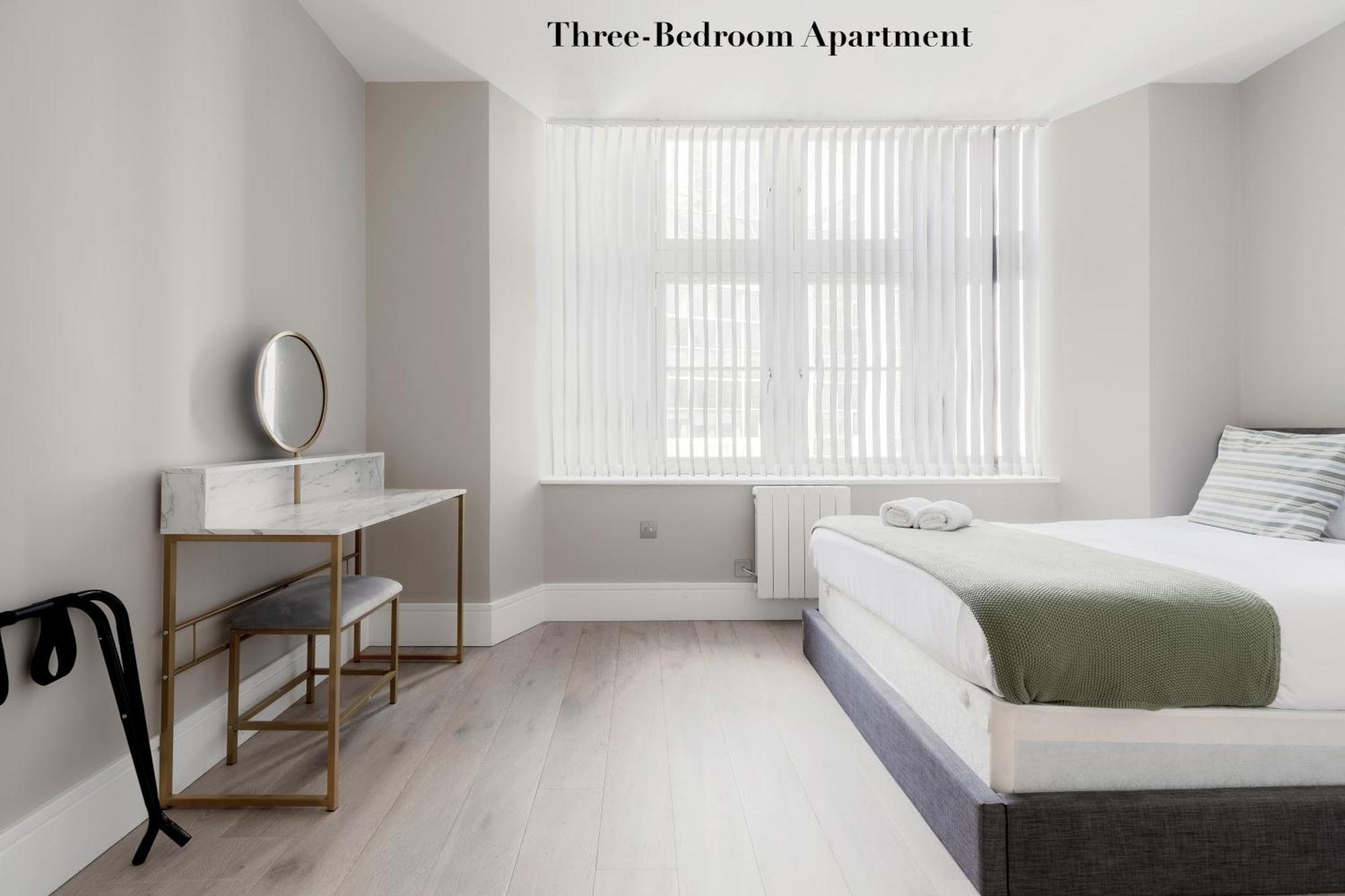 Superb Apartments Opposite Edgware Road Station Лондон Номер фото
