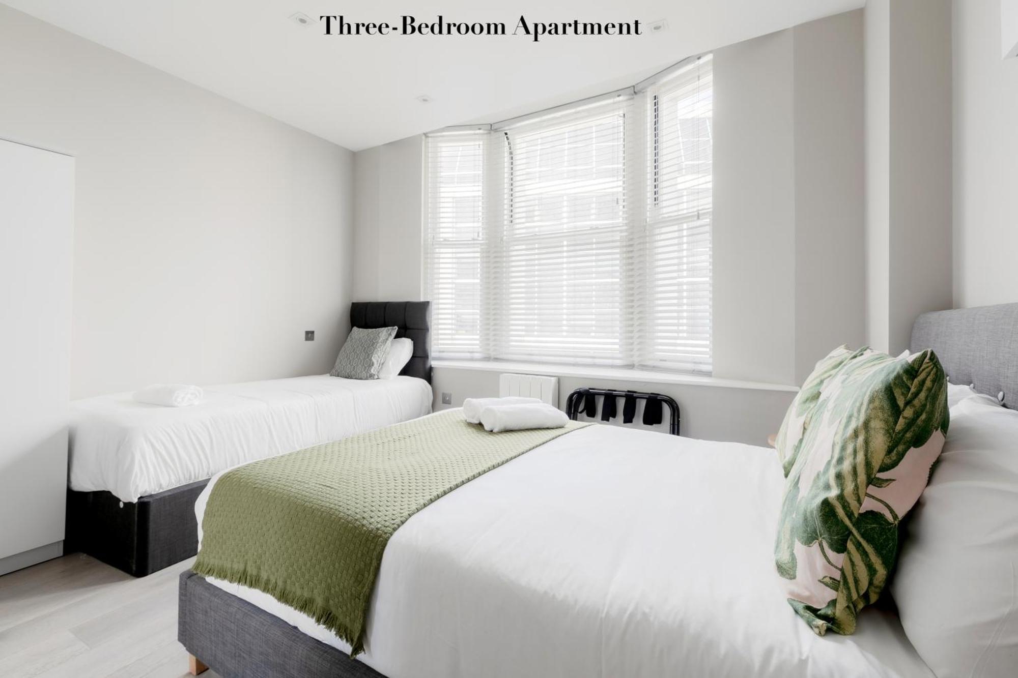 Superb Apartments Opposite Edgware Road Station Лондон Номер фото