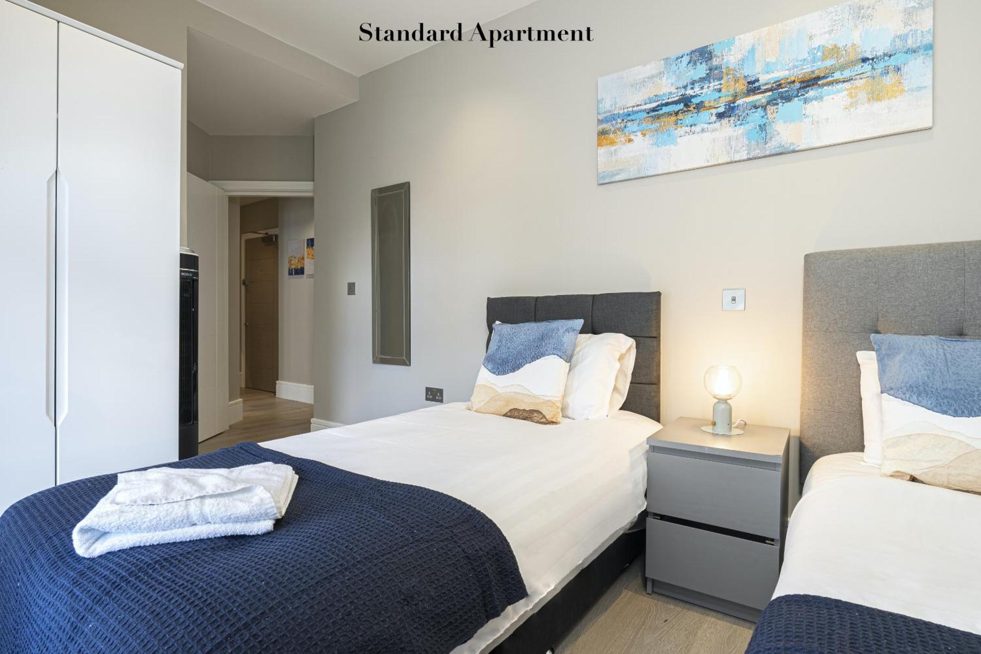 Superb Apartments Opposite Edgware Road Station Лондон Номер фото