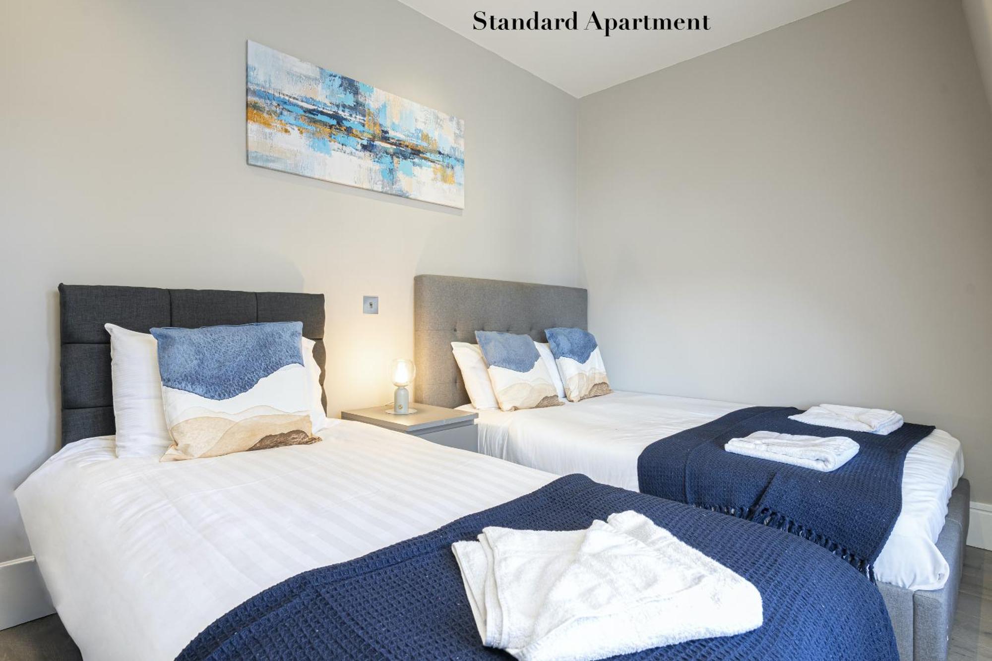 Superb Apartments Opposite Edgware Road Station Лондон Номер фото